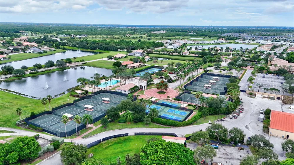 528 SE Fascino Circle SE Port St. Lucie, FL 34984