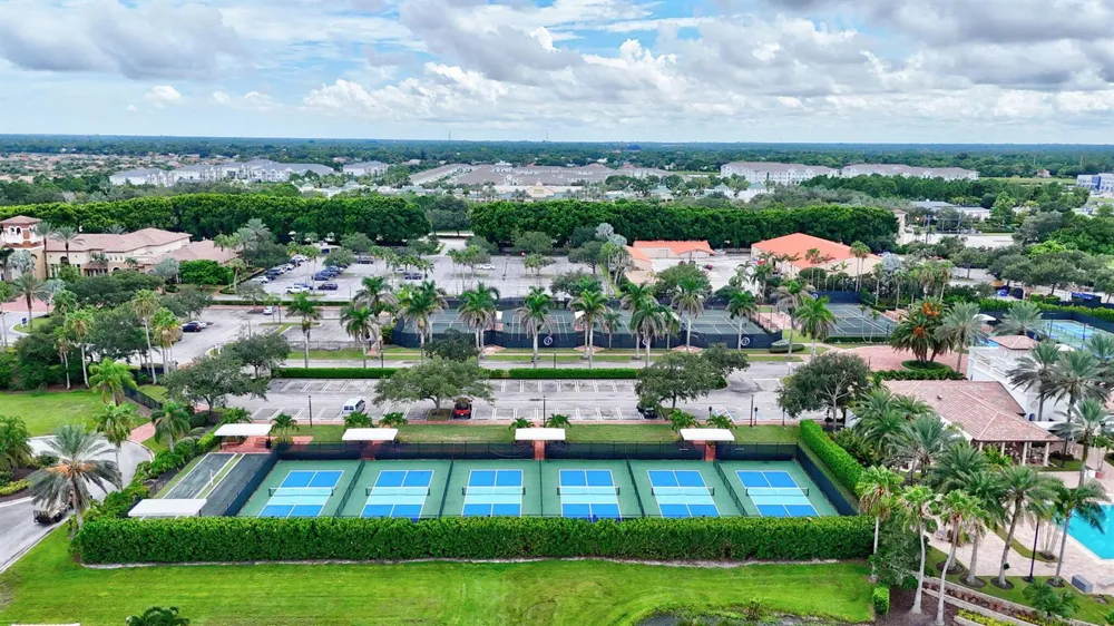 528 SE Fascino Circle SE Port St. Lucie, FL 34984