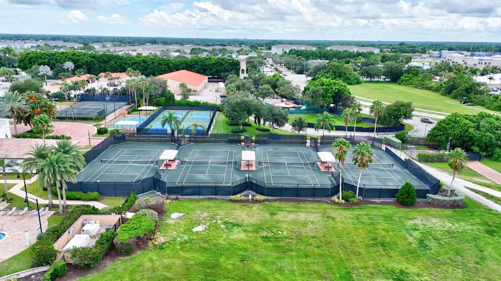 528 SE Fascino Circle SE Port St. Lucie, FL 34984