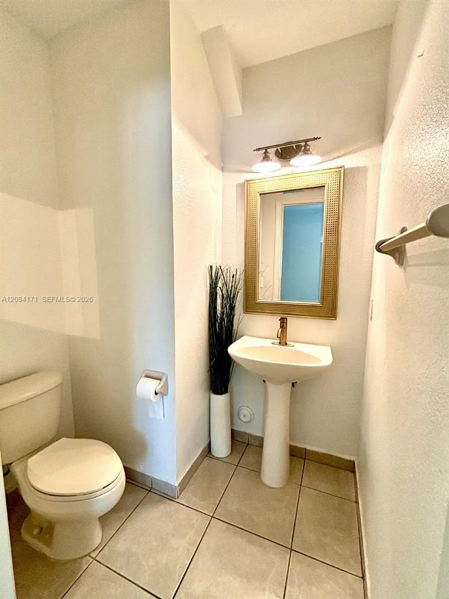 21436 SW 86th Pl Cutler Bay, FL 33189