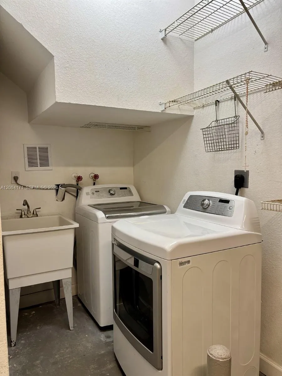 21436 SW 86th Pl Cutler Bay, FL 33189