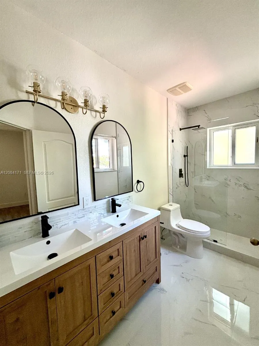 21436 SW 86th Pl Cutler Bay, FL 33189