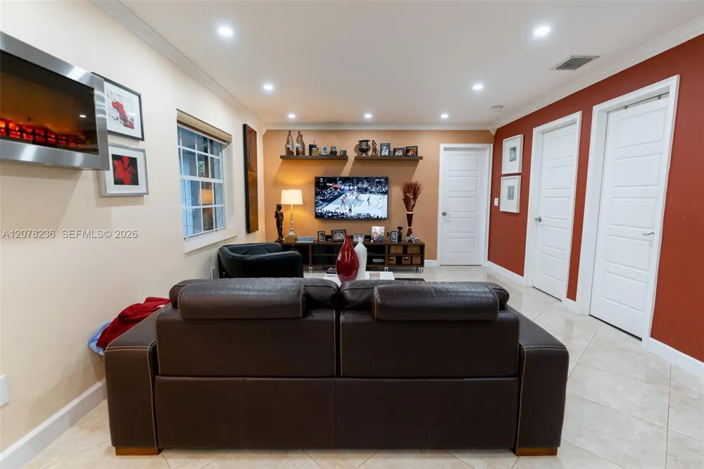 15420 SW 156th Ter Miami, FL 33187
