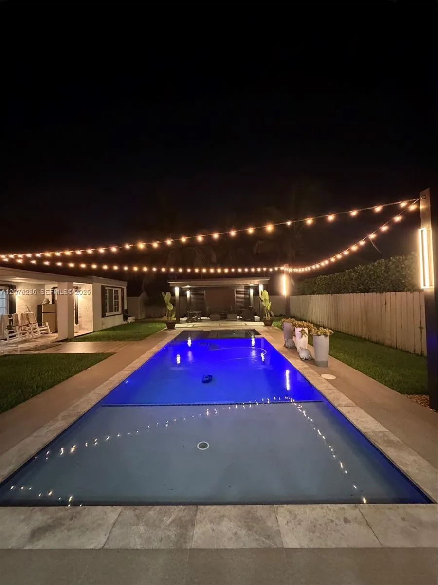 15420 SW 156th Ter Miami, FL 33187