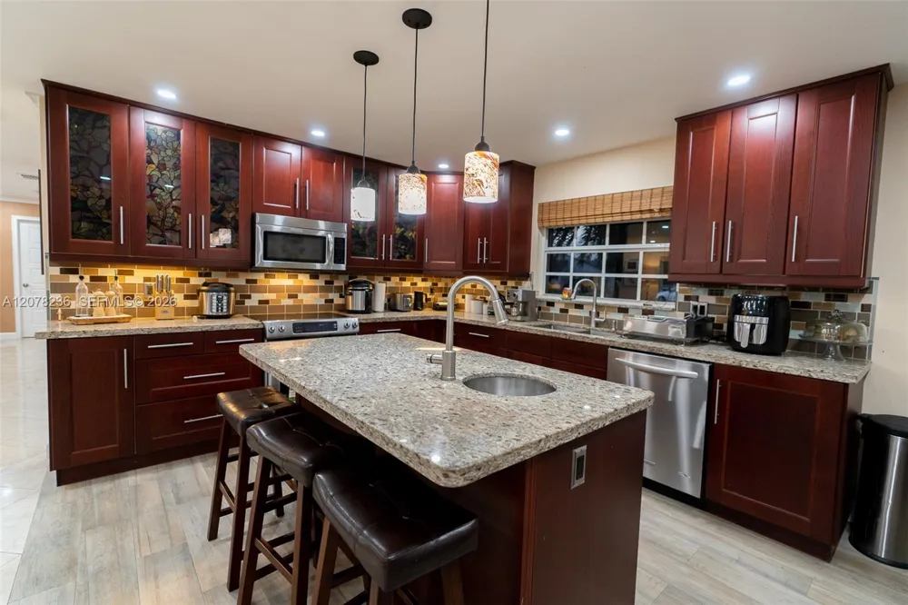15420 SW 156th Ter Miami, FL 33187