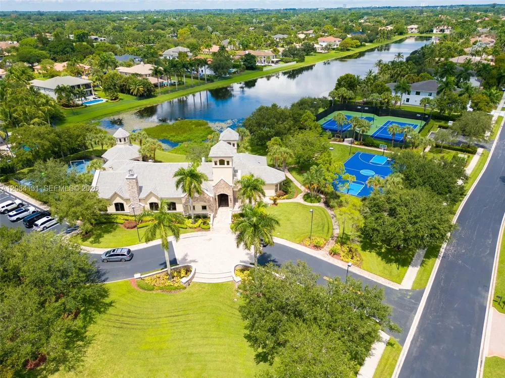 11406 Canyon Maple Blvd Davie, FL 33330