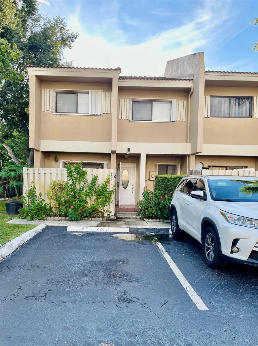 3555 NW 91st Lane Sunrise, FL 33351