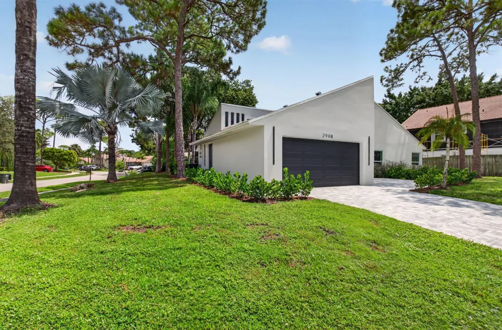 2908 NW 24th Way Boca Raton, FL 33431