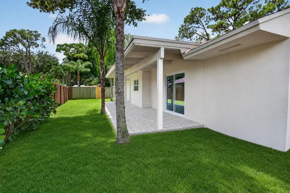 2908 NW 24th Way Boca Raton, FL 33431