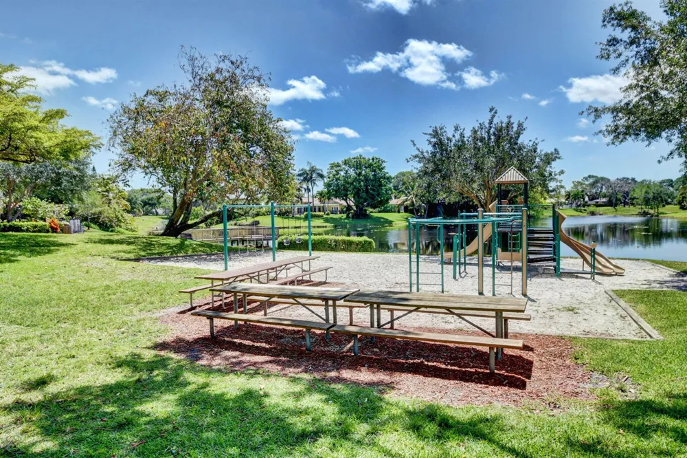 2908 NW 24th Way Boca Raton, FL 33431