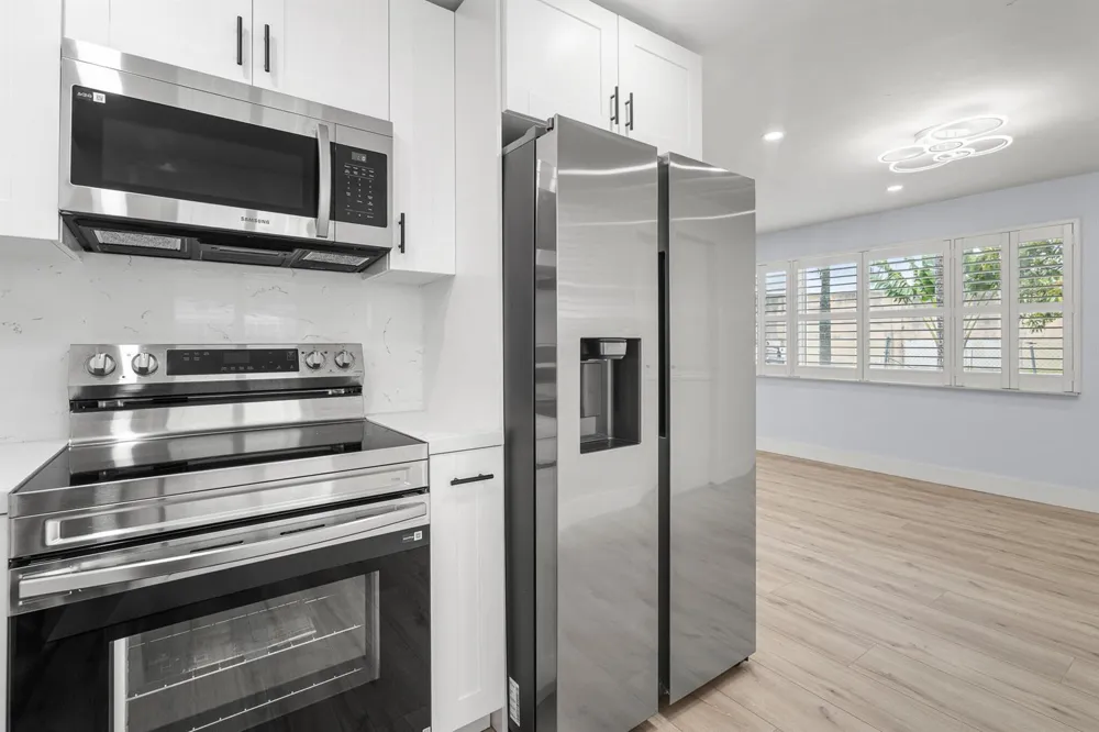 160 NE 60TH STREET Oakland Park, FL 33334