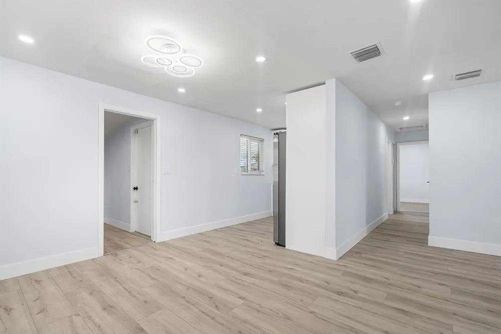 160 NE 60TH STREET Oakland Park, FL 33334