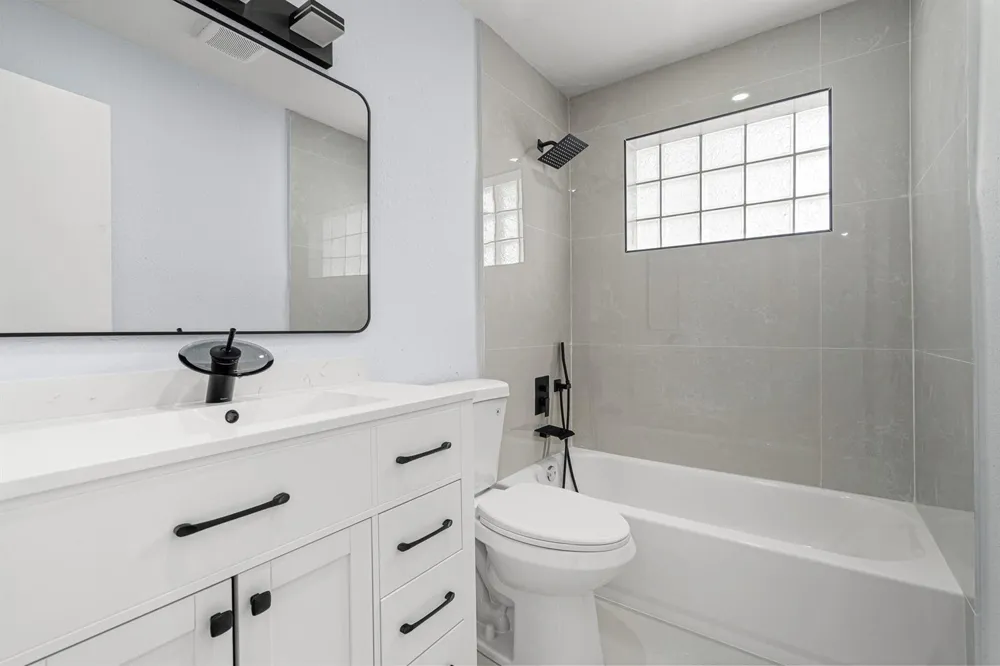 160 NE 60TH STREET Oakland Park, FL 33334