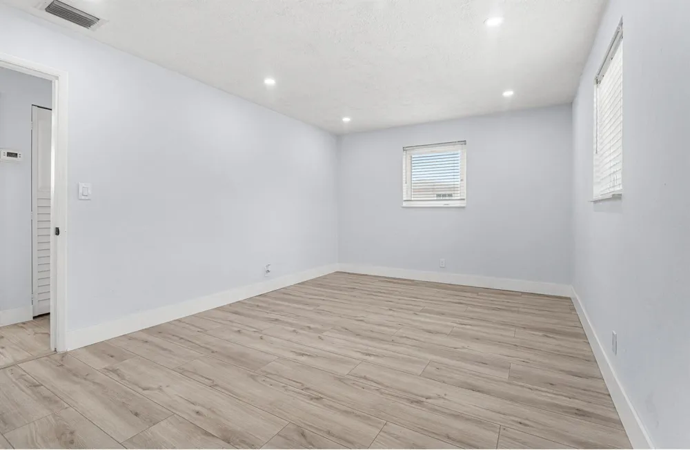 160 NE 60TH STREET Oakland Park, FL 33334
