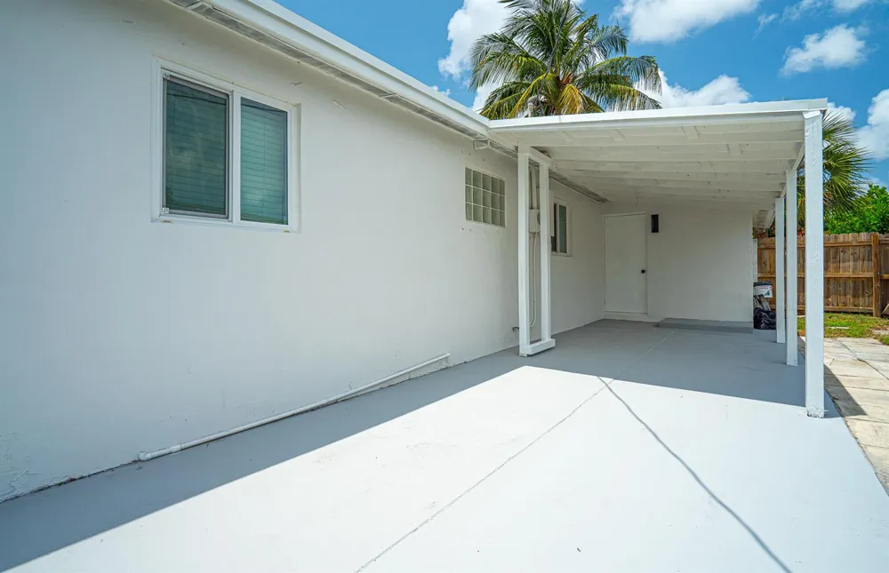 160 NE 60TH STREET Oakland Park, FL 33334