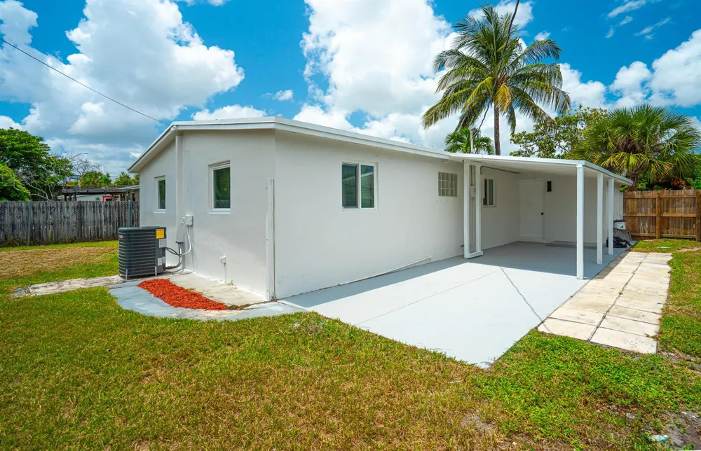 160 NE 60TH STREET Oakland Park, FL 33334