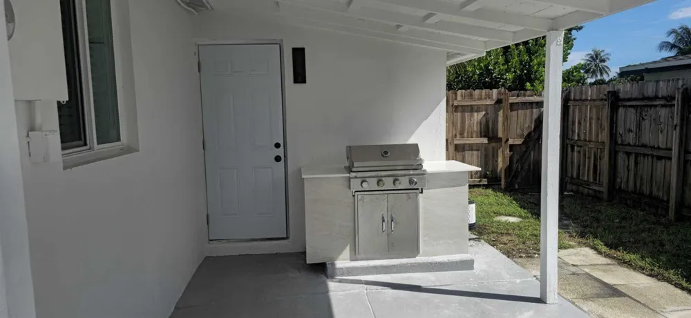 160 NE 60TH STREET Oakland Park, FL 33334
