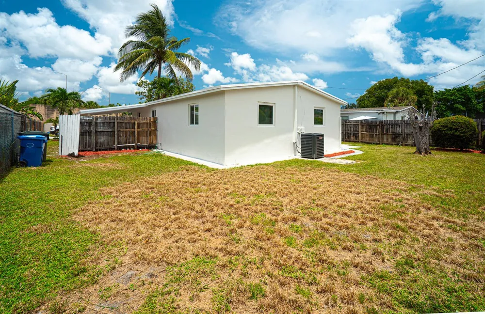 160 NE 60TH STREET Oakland Park, FL 33334