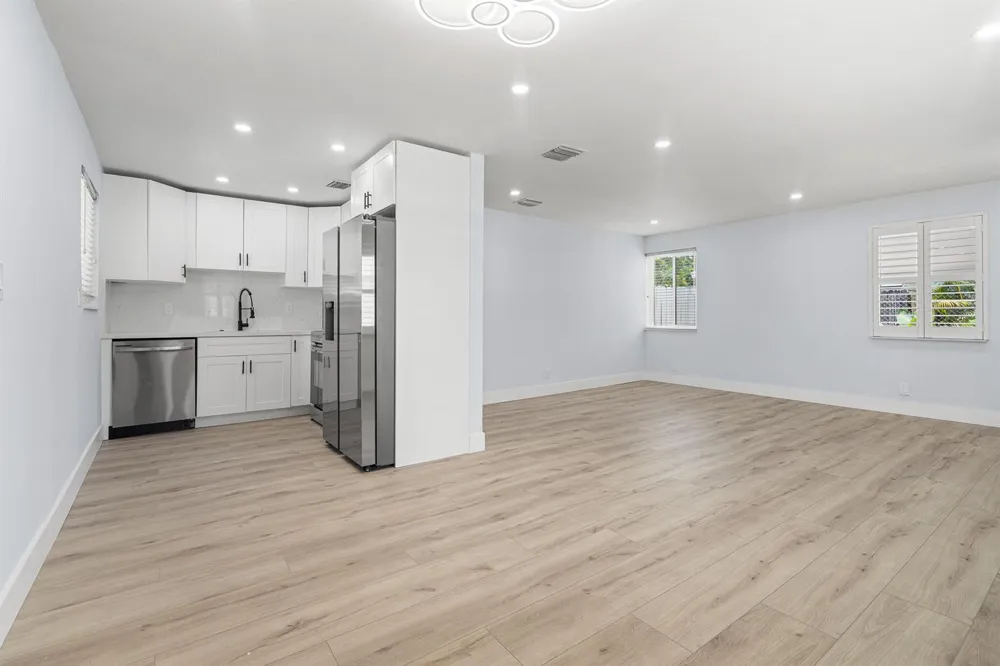 160 NE 60TH STREET Oakland Park, FL 33334