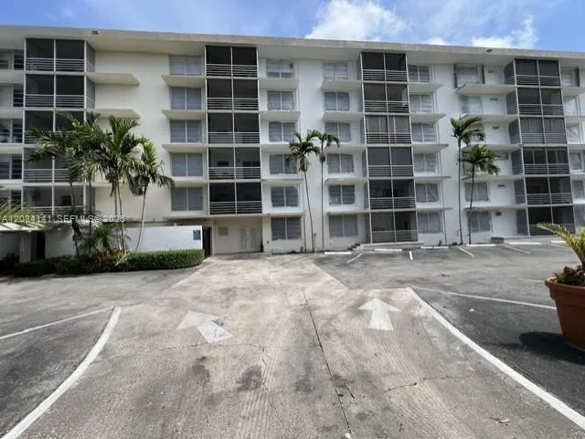1750 NE 115th St #108 Miami, FL 33181