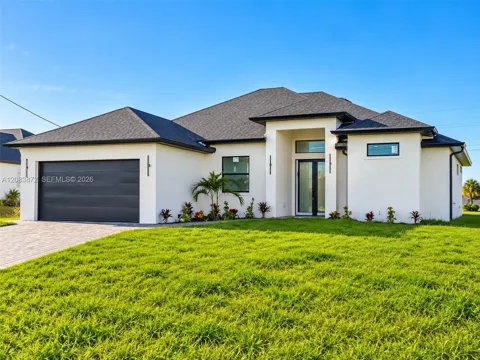 3301 NW 5 St