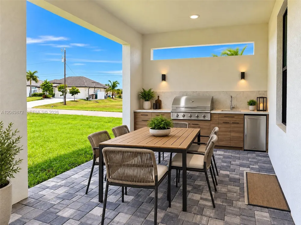 3301 NW 5 St Cape Coral, FL 33993