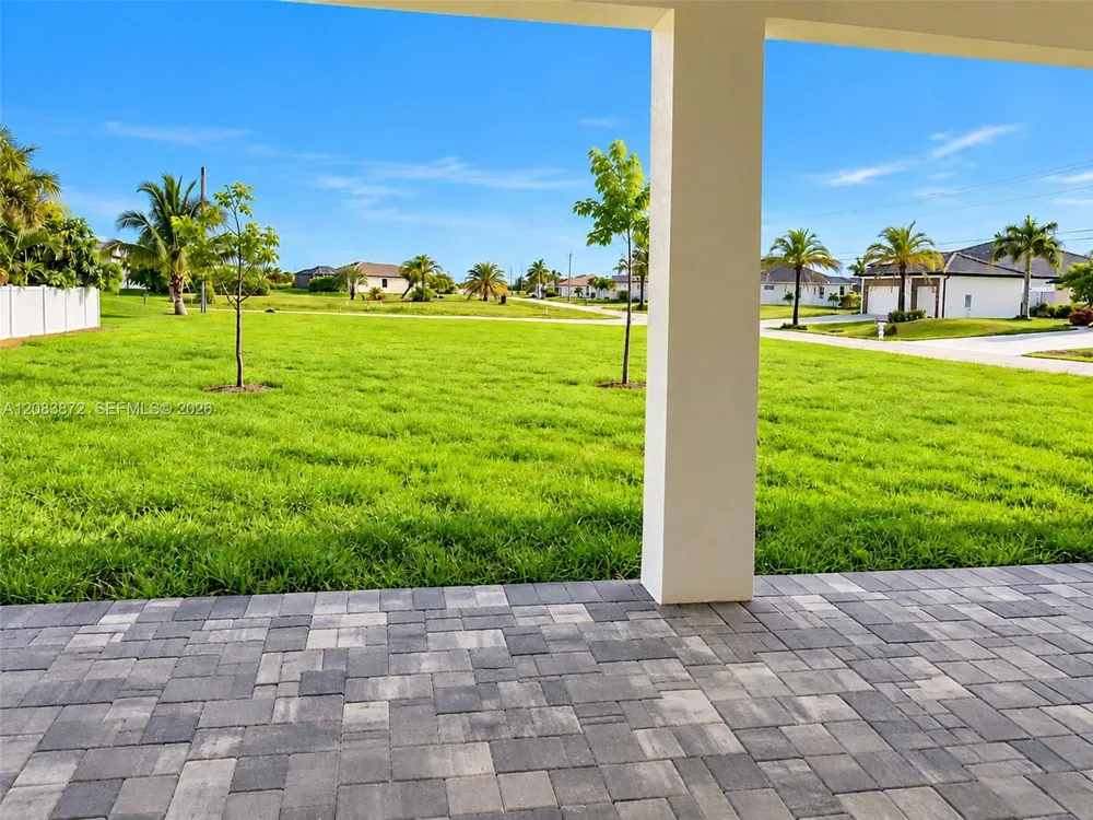 3301 NW 5 St Cape Coral, FL 33993