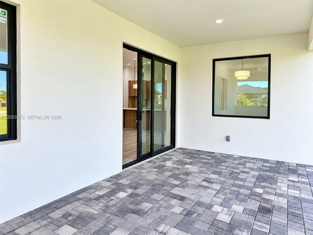 3301 NW 5 St Cape Coral, FL 33993