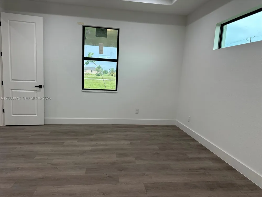 3301 NW 5 St Cape Coral, FL 33993