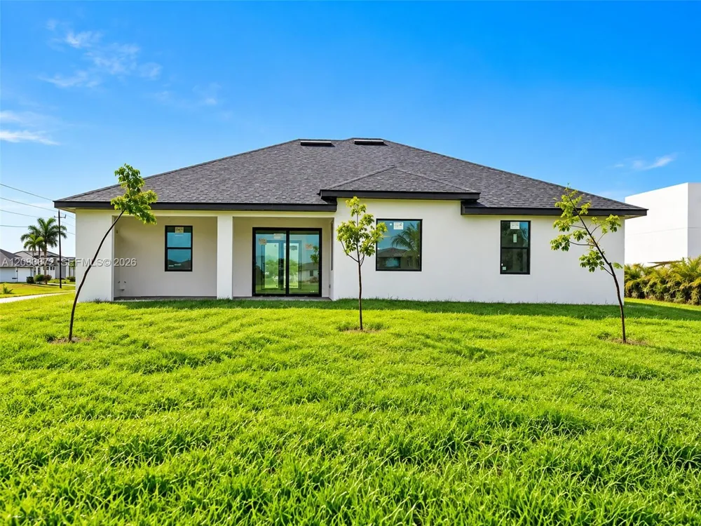 3301 NW 5 St Cape Coral, FL 33993