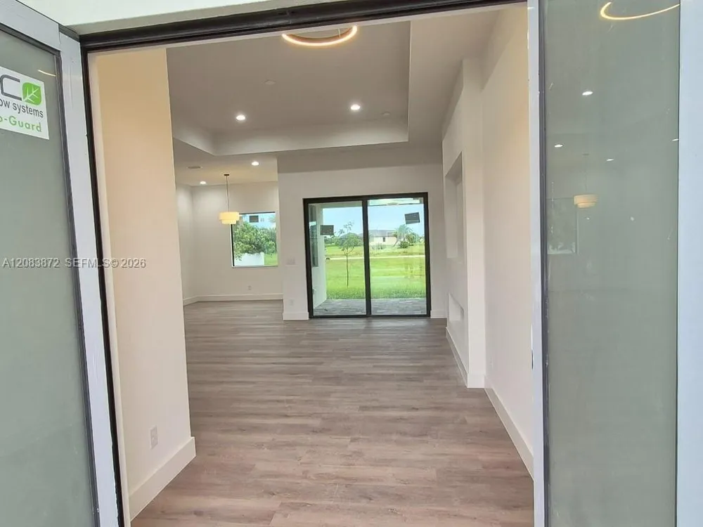 3301 NW 5 St Cape Coral, FL 33993