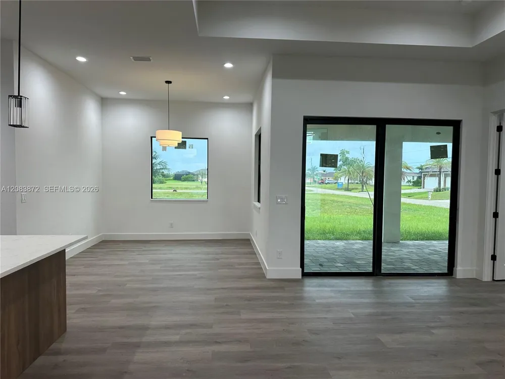 3301 NW 5 St Cape Coral, FL 33993