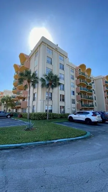 9360 Fontainebleau Blvd #611 Miami, FL 33172