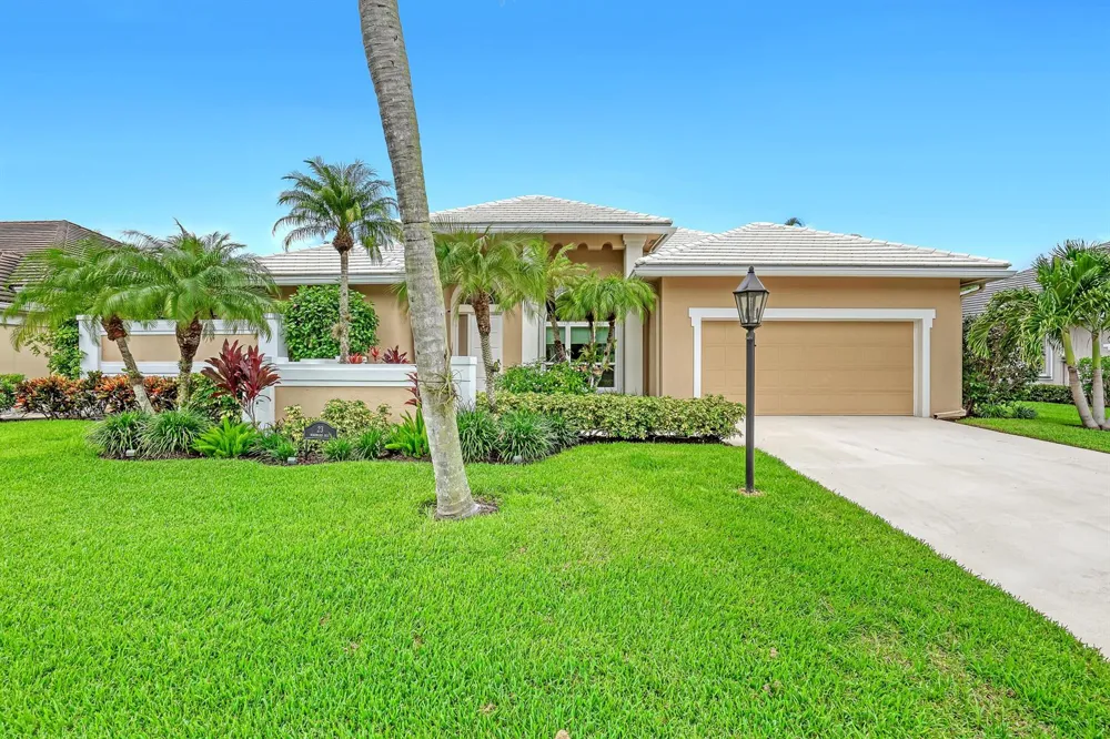 23 Windward Isle Palm Beach Gardens, FL 33418