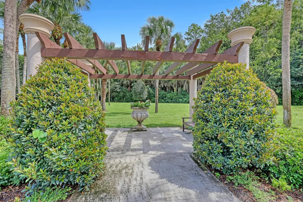 23 Windward Isle Palm Beach Gardens, FL 33418
