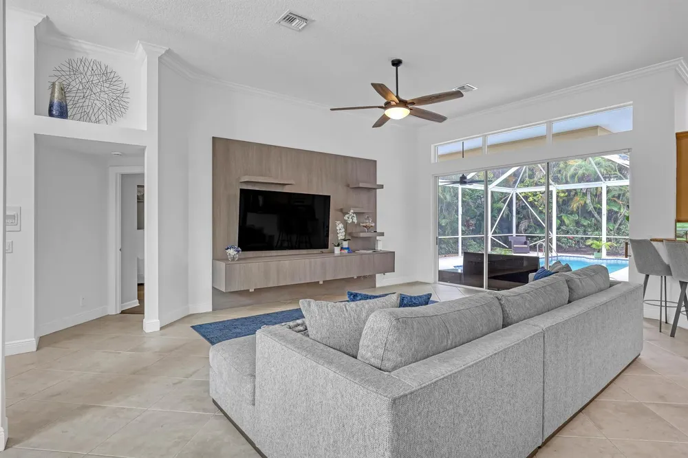 23 Windward Isle Palm Beach Gardens, FL 33418
