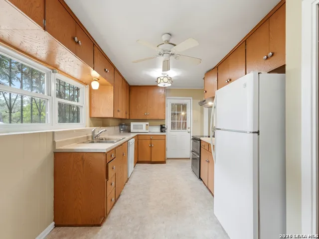 14156 STATE HIGHWAY 16 S Pipe Creek, TX 78063