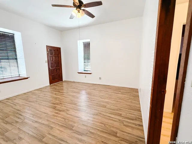 32 Baylor Brackettville, TX 78832