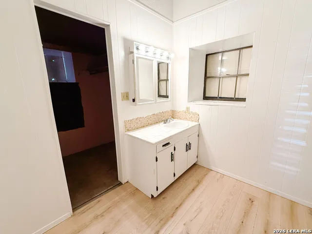 32 Baylor Brackettville, TX 78832