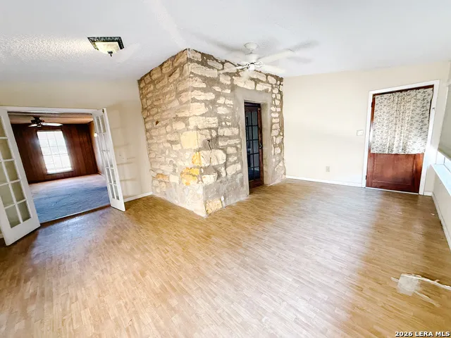 32 Baylor Brackettville, TX 78832