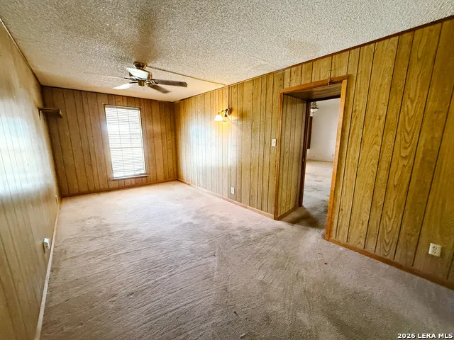 32 Baylor Brackettville, TX 78832