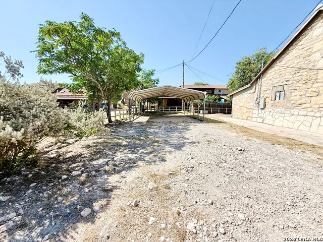 32 Baylor Brackettville, TX 78832