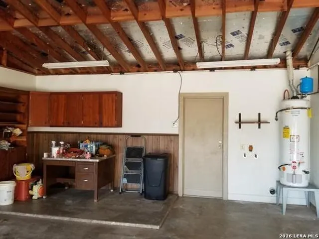 214 BEECHWOOD AVE Universal City, TX 78148