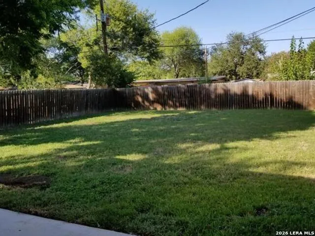 214 BEECHWOOD AVE Universal City, TX 78148