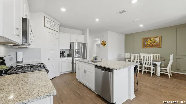 433 DEBORAH DR New Braunfels, TX 78130