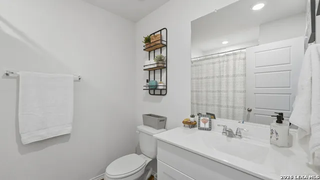 433 DEBORAH DR New Braunfels, TX 78130