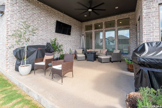 1713 FIELD BRK Seguin, TX 78155