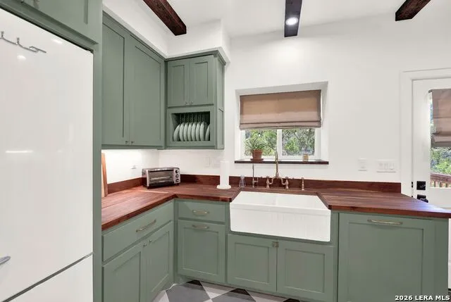 223 CANYON VIEW DR Pipe Creek, TX 78063