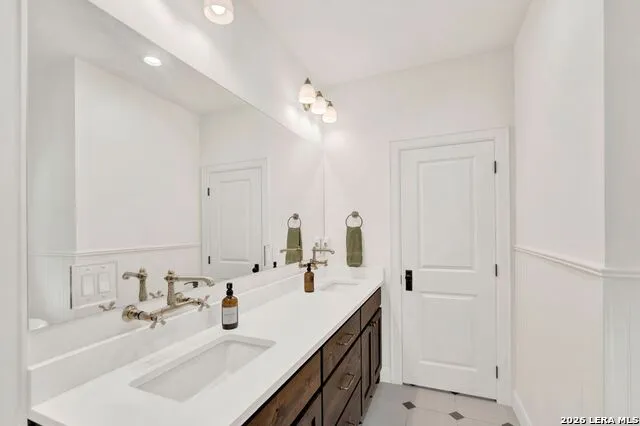 223 CANYON VIEW DR Pipe Creek, TX 78063