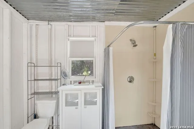 223 CANYON VIEW DR Pipe Creek, TX 78063